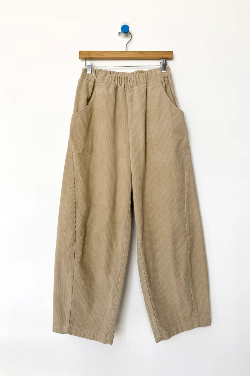 Le Bon Shoppe balloon curved Arc pants tan beige khaki corduroy | Pipe and Row Seattle