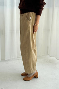 Le Bon Shoppe balloon curved Arc pants tan khaki corduroy | Pipe and Row Seattle