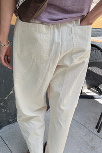 Le Bon Shoppe carpenter tapered Gardener's utility pant ecru cream | Pipe and Row
