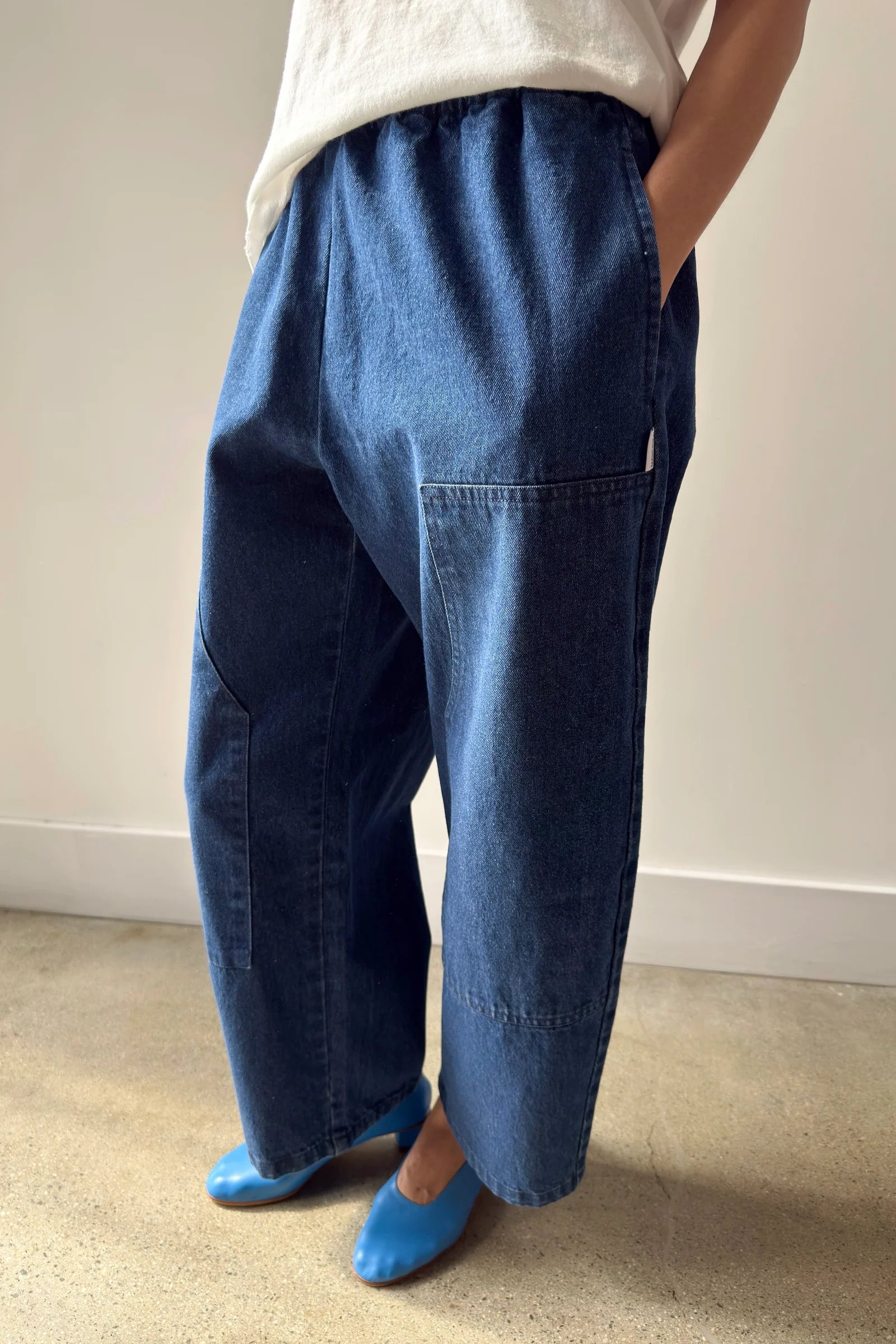 Le Bon Shoppe carpenter tapered Gardener's utility pant soft blue denim | Pipe and Row