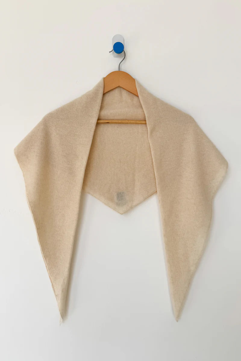 Le_Bon_Shoppe_cashmere_shawl scarf_triangle_oatmeal_beige_Soft_Pipe_and_Row