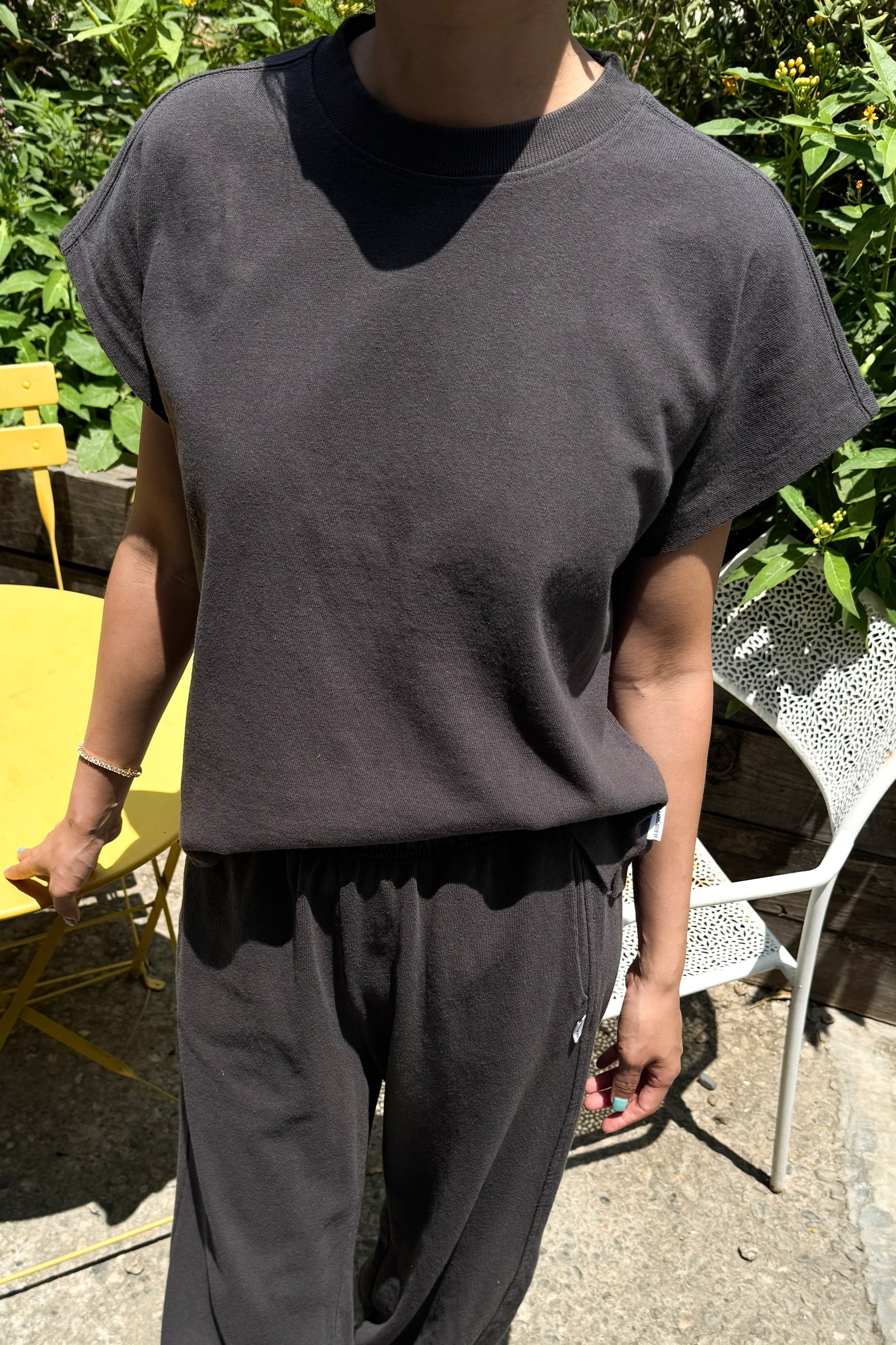 Le Bon Shoppe heavyweight muscle Jeanne t-shirt dark slate charcoal | Pipe and Row