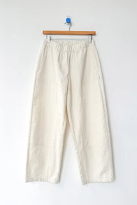 Le Bon Shoppe subtle tapered Gardener's utility pant ecru cream | Pipe and Row