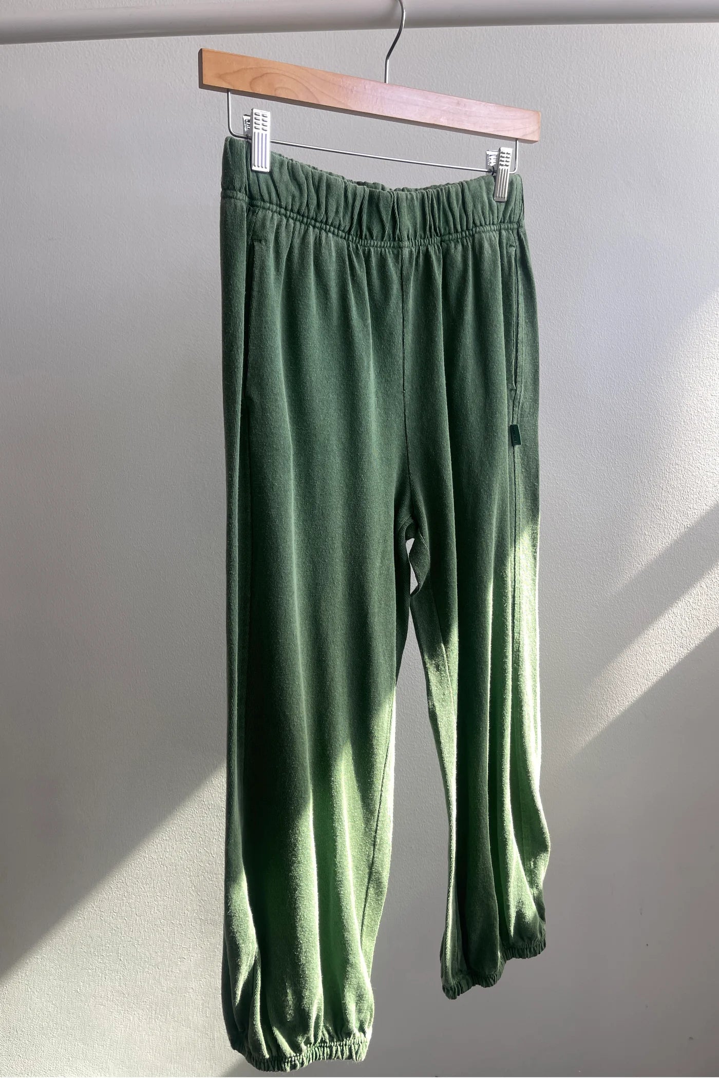 Le Bon Shoppe sweat balloon pants basil green | Pipe and Row Le Bon Shoppe sweat balloon pants basil green | Pipe and Row