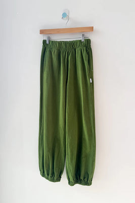 Le Bon Shoppe sweat balloon pants collard green | Pipe and Row Seattle Fremont Boutique