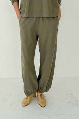 Le Bon Shoppe sweat balloon pants olive herb | Pipe and Row Seattle Fremont Boutique