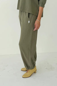 Le Bon Shoppe sweat balloon pants olive herb | Pipe and Row Seattle Fremont Boutique