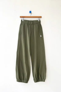 Le Bon Shoppe sweat balloon pants olive herb | Pipe and Row Seattle Fremont Boutique Seattle