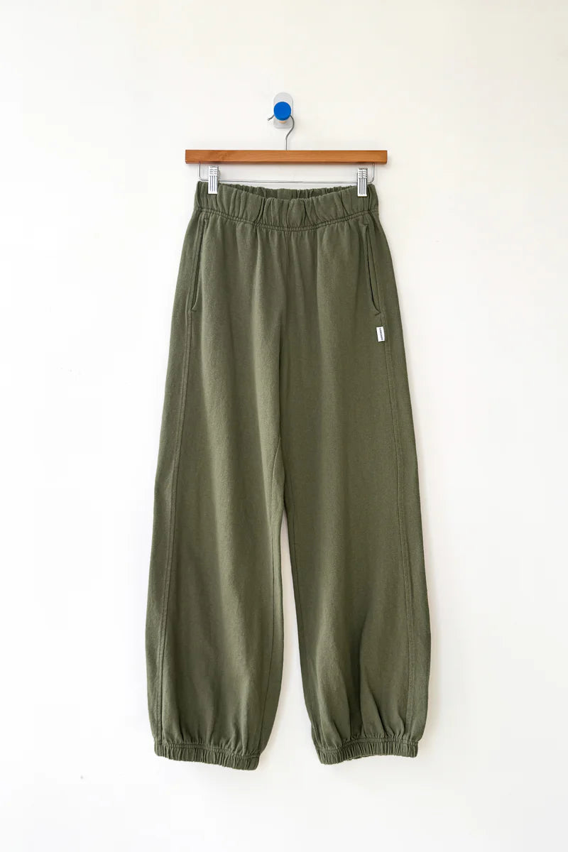 Le Bon Shoppe sweat balloon pants olive herb | Pipe and Row Seattle Fremont Boutique Seattle