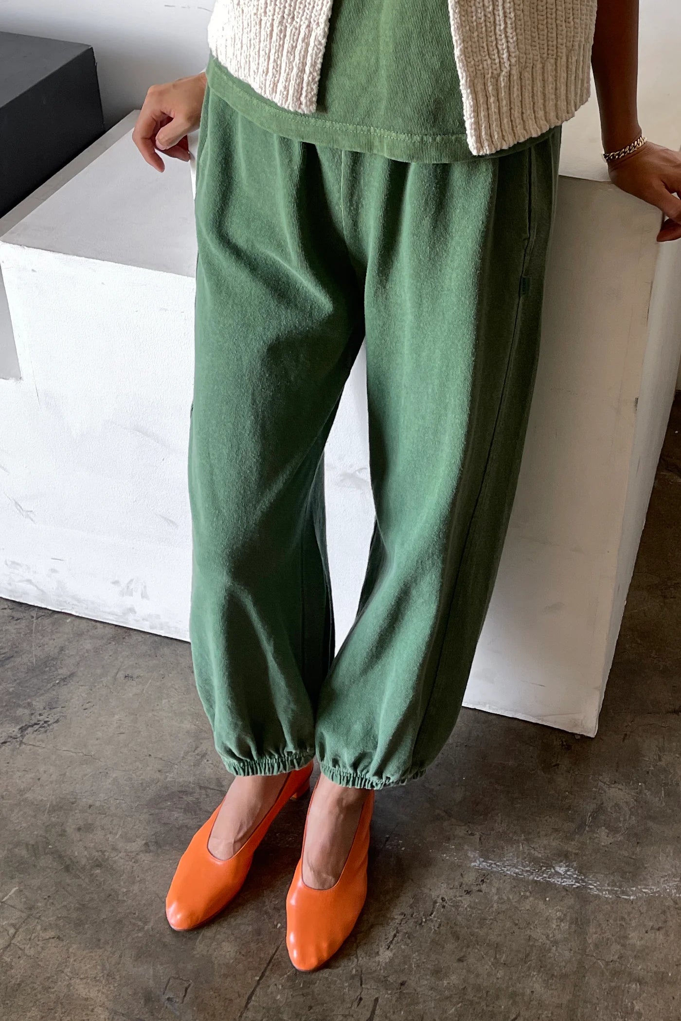 Le Bon Shoppe sweat balloon pants basil green | Pipe and Row Le Bon Shoppe sweat balloon pants basil green | Pipe and Row