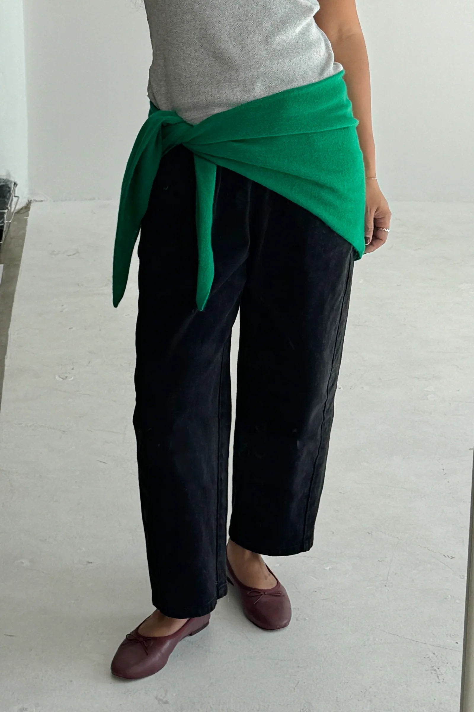 Le Bon Shoppe triangle shape cashmere shawl scarf kelly green | Pipe and Row