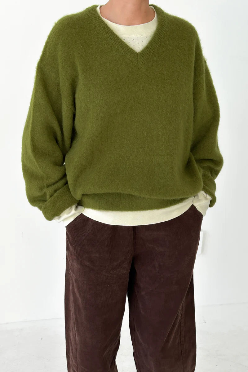 Le Bon Shoppe v-neck James Mohair sweater leaf green | Pipe and Row