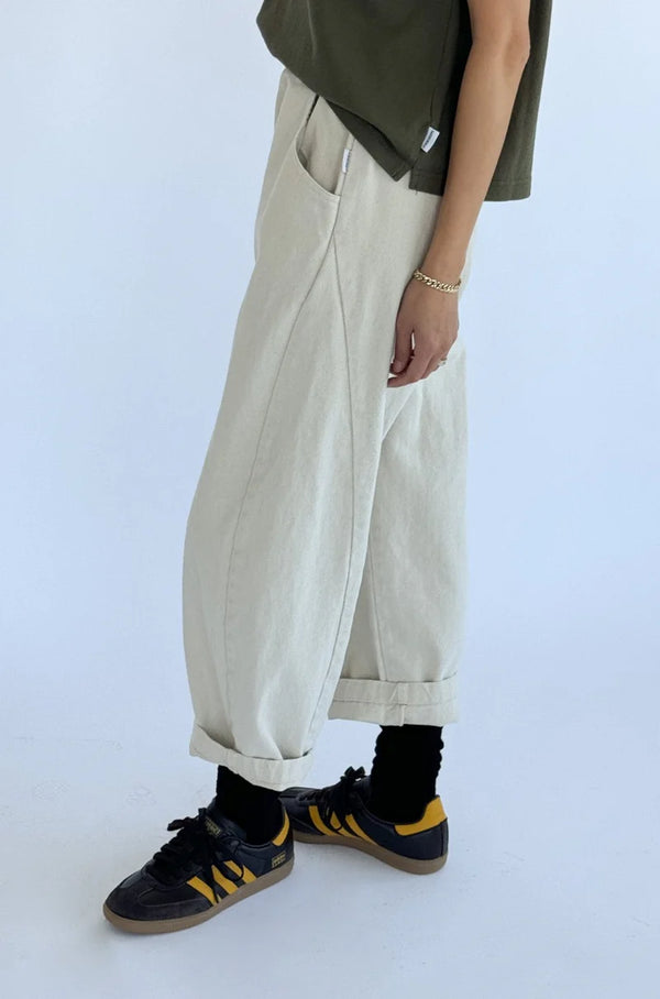 Le Bon shoppe elastic waist Arc pants naturel cream canvas | Pipe and ...