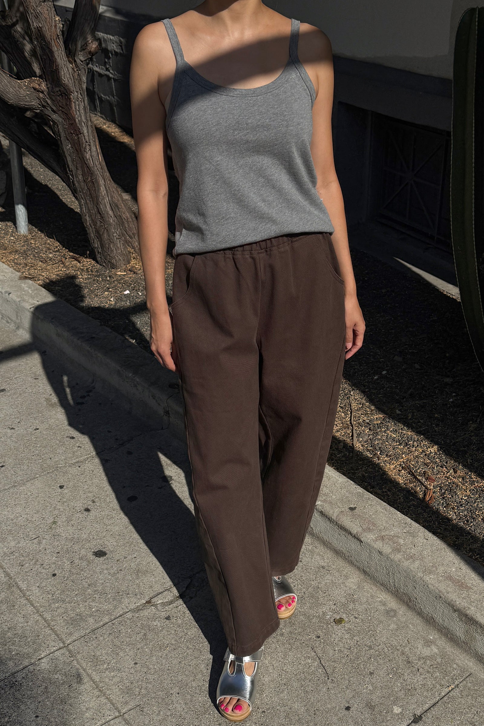 Le Bon shoppe elastic waist Arc pants chocolate umber brown | Pipe and Row
