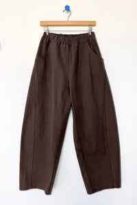 Le Bon shoppe elastic waist Arc pants chocolate umber brown | Pipe and Row Seattle