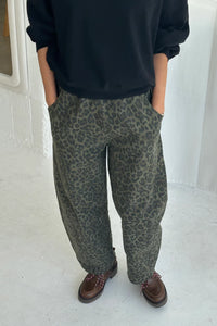 Le Bon shoppe elastic waist Arc pants fern leopard print canvas | Pipe and Row