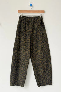 Le Bon shoppe elastic waist canvas Arc pants fern leopard print canvas | Pipe and Row
