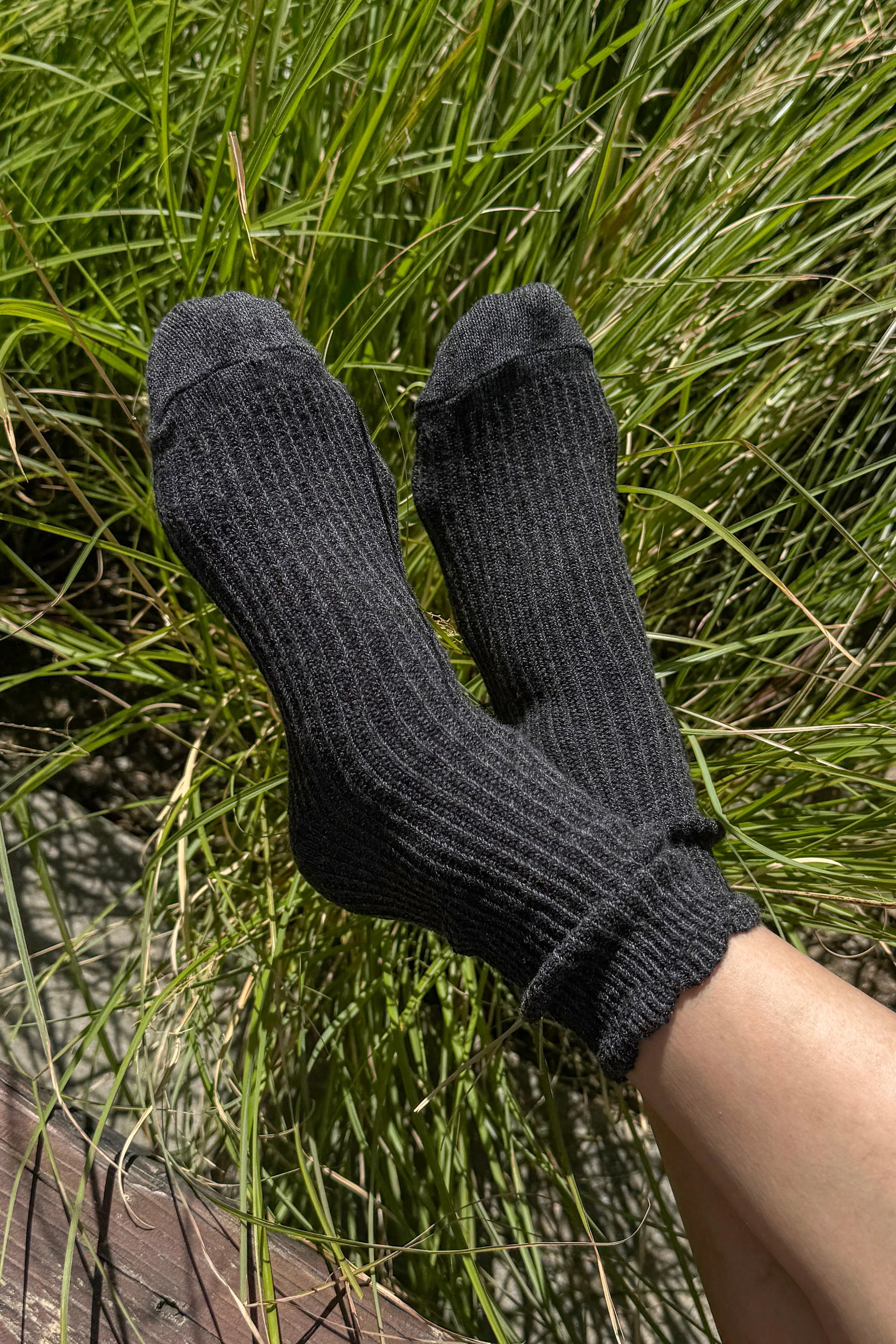LINEN SCALLOP SOCKS