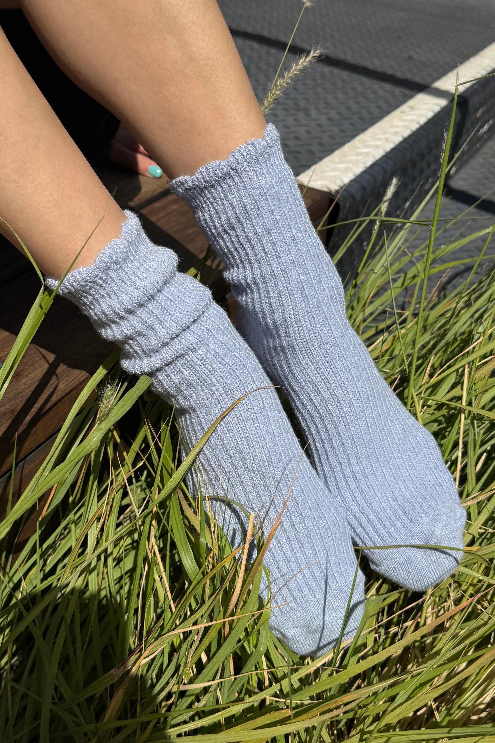 LINEN SCALLOP SOCKS