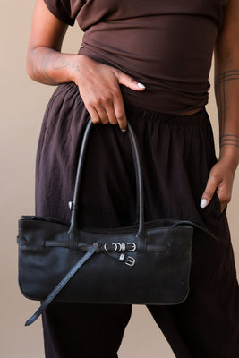 Margesherwood baguette shaped Grandma used shoulder bag black pull-up leather PIPE AND ROW