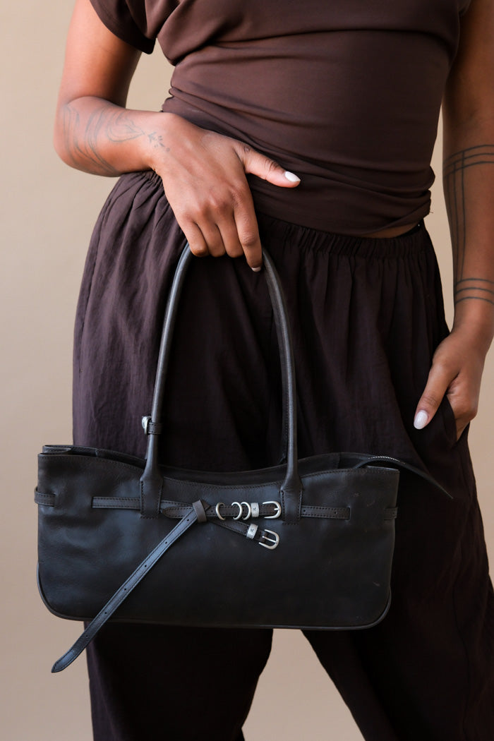 Margesherwood baguette shaped Grandma used shoulder bag black pull-up leather PIPE AND ROW