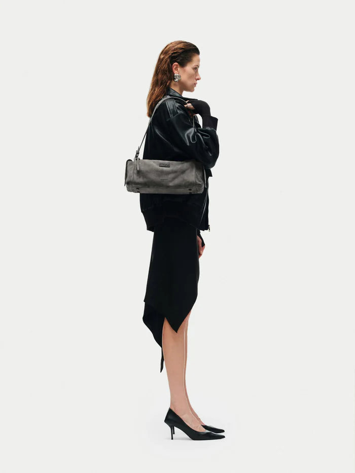 CAPTURE MEDIUM SLING BAG