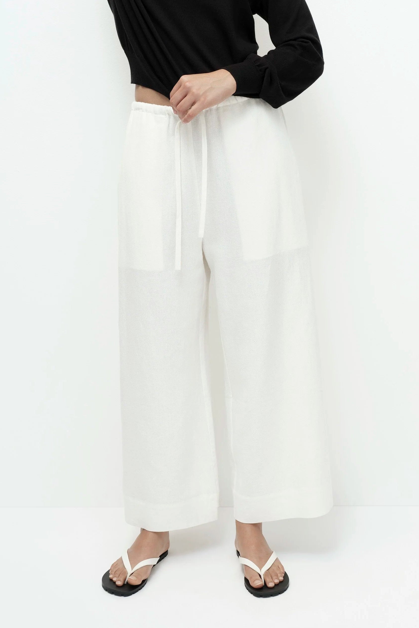 【m_m】HYEON ヘヨンclover pants/ off white AW24MEN_SECOM-5990_issues.jpg?