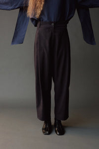 Mijeong Park relaxed fit cropped barrel leg pants navy blue | Pipe and Row