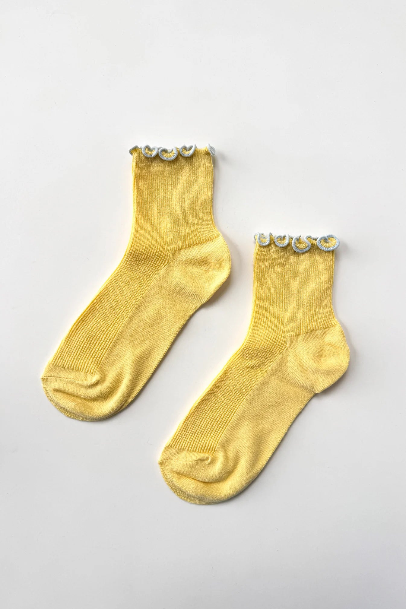 PETITE RUFFLED MODAL SOCKS