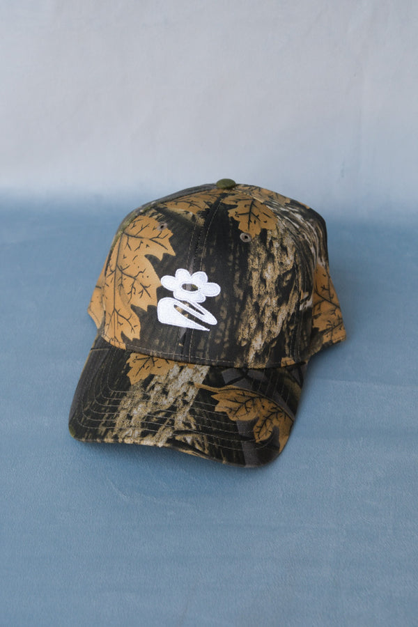 Pipe and Row camo hat embroidered white flower 
