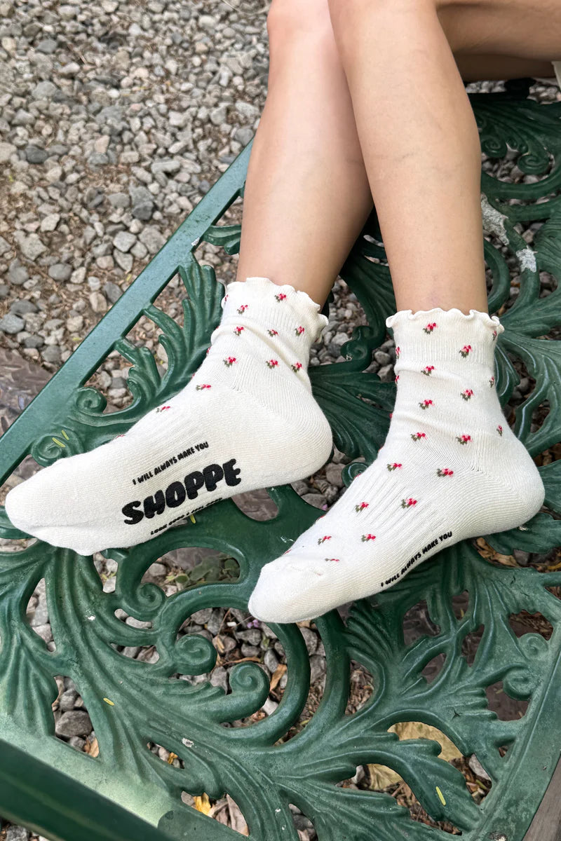 PETAL RUFFLED HUGGER CREW SOCKS