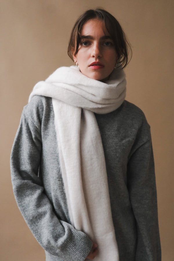 Super soft chunky cream white scarf PIPE AND ROW