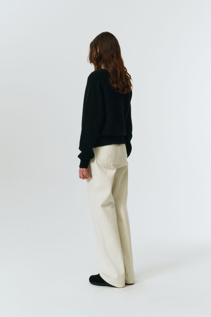 UNISEX SOFT VOLUME V-NECK SWEATER