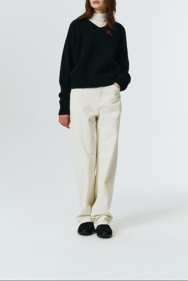 UNISEX SOFT VOLUME V-NECK SWEATER