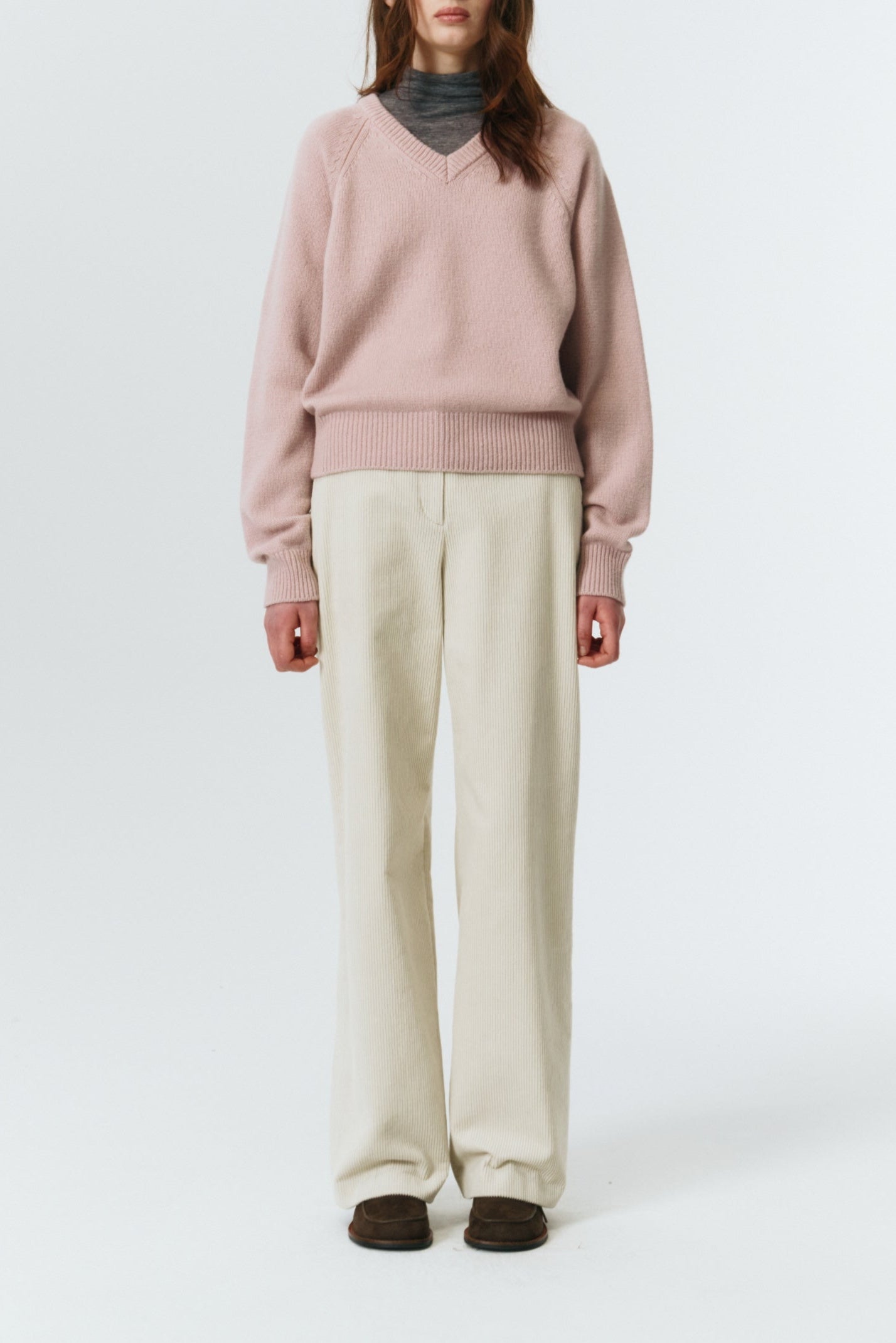 UNISEX SOFT VOLUME V-NECK SWEATER