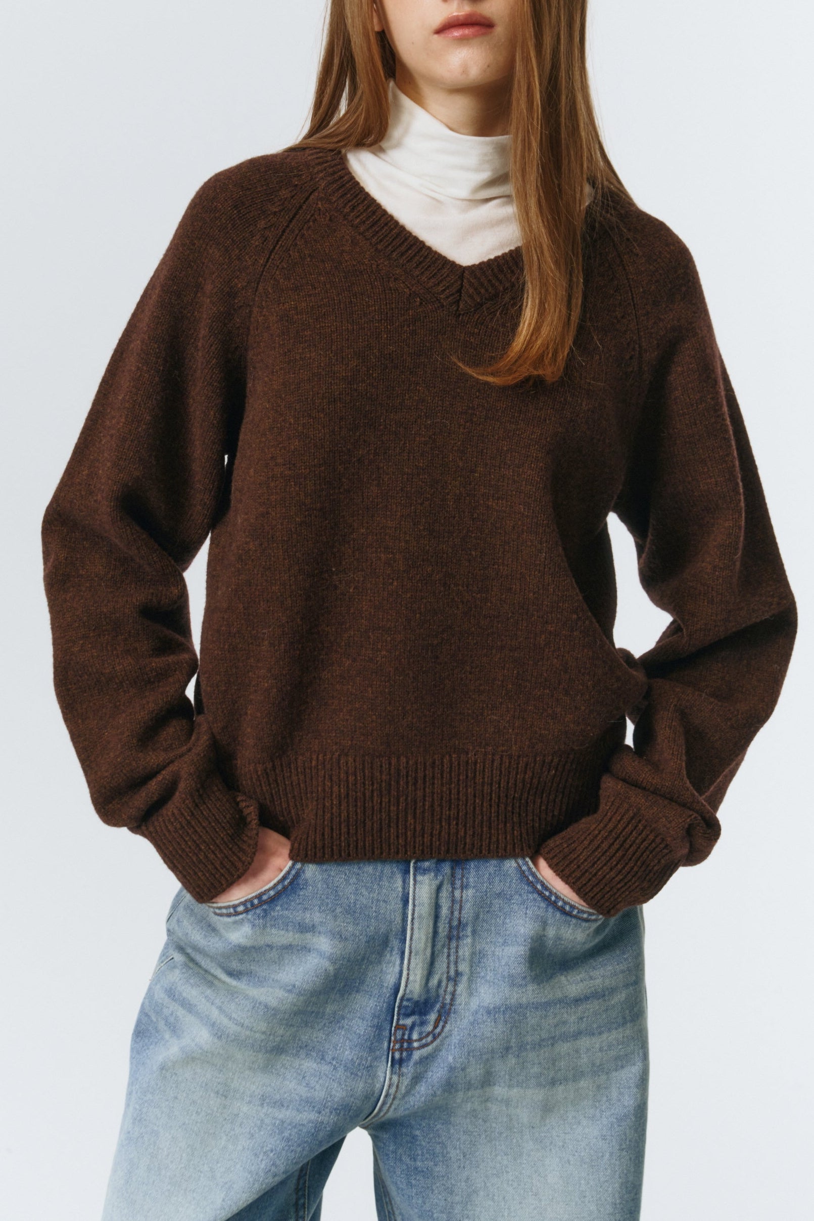UNISEX SOFT VOLUME V-NECK SWEATER