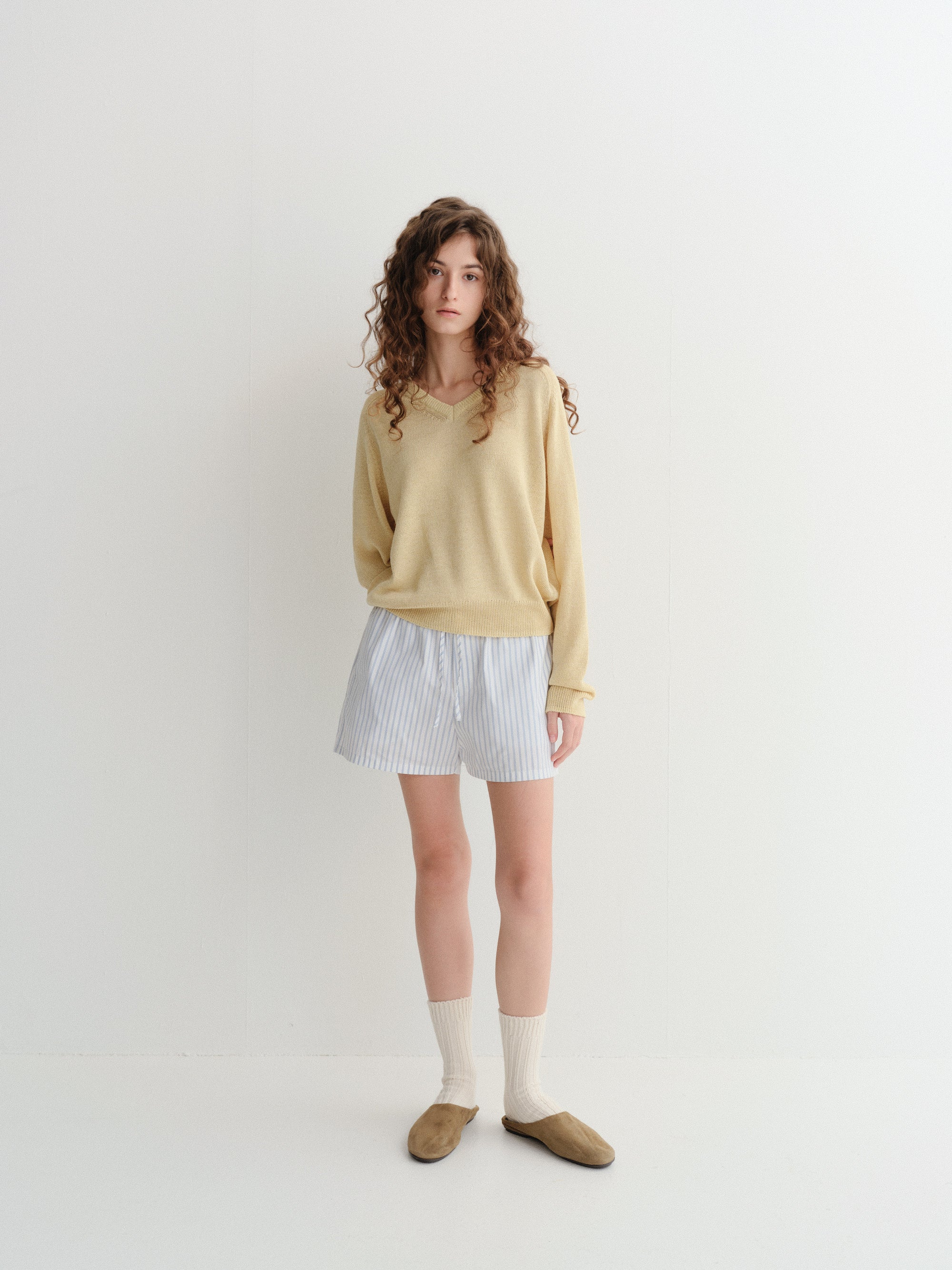 UNISEX V-NECK SWEATER
