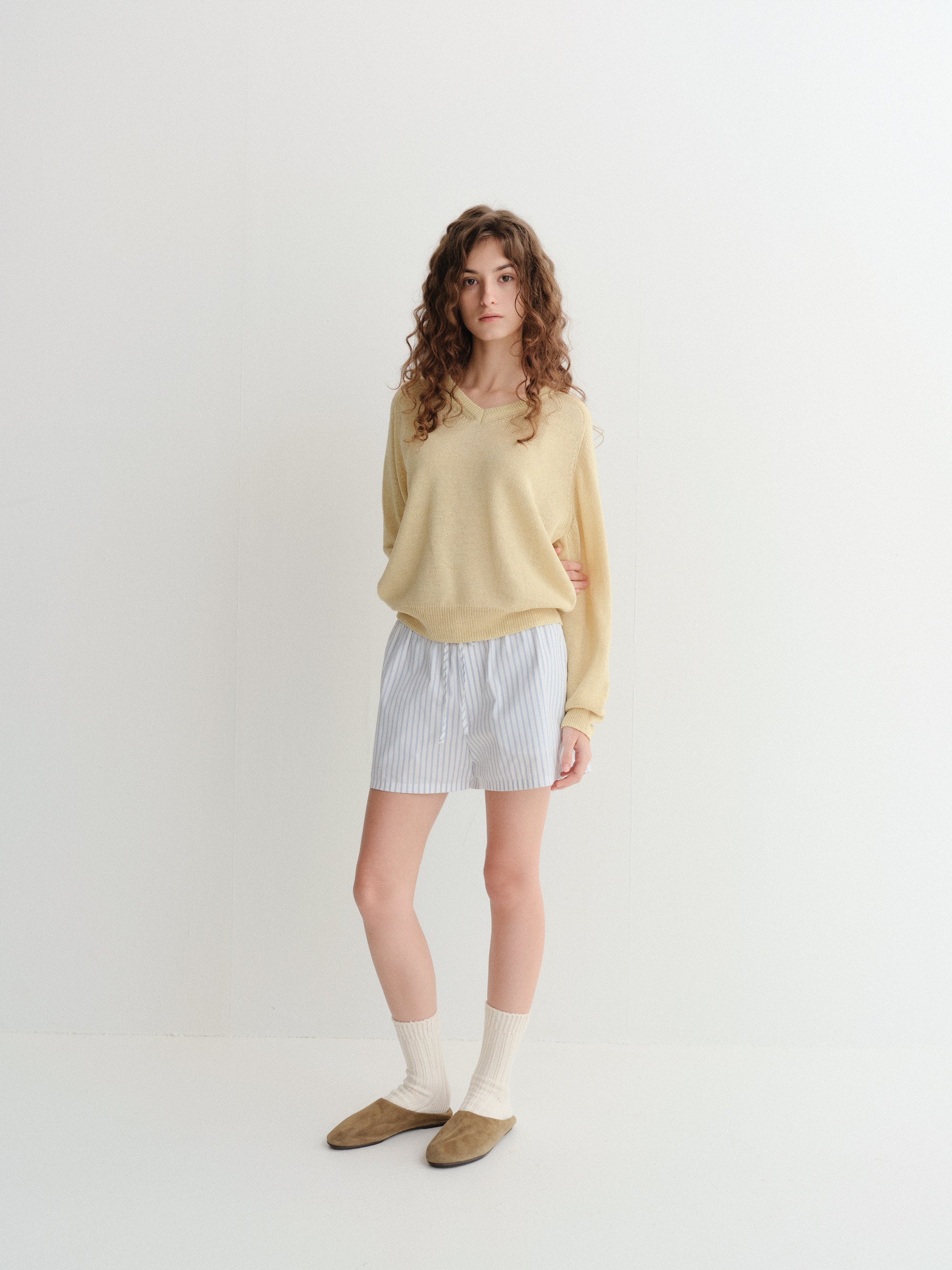 UNISEX V-NECK SWEATER