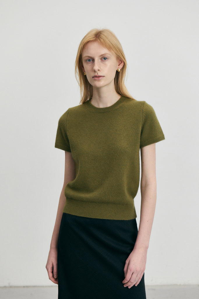 HALF SLEEVE KNIT TOP
