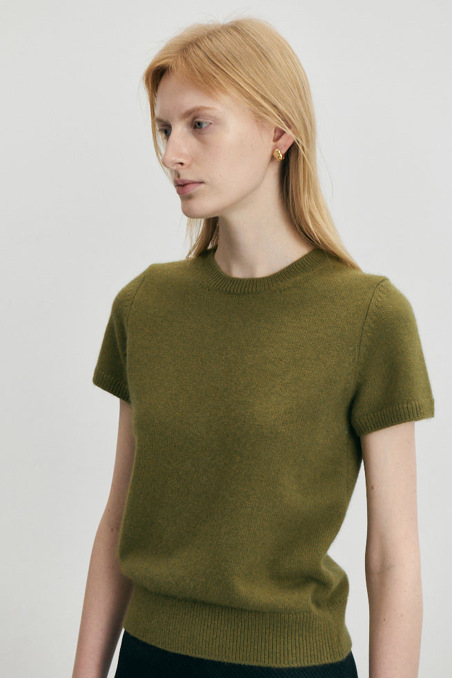 HALF SLEEVE KNIT TOP