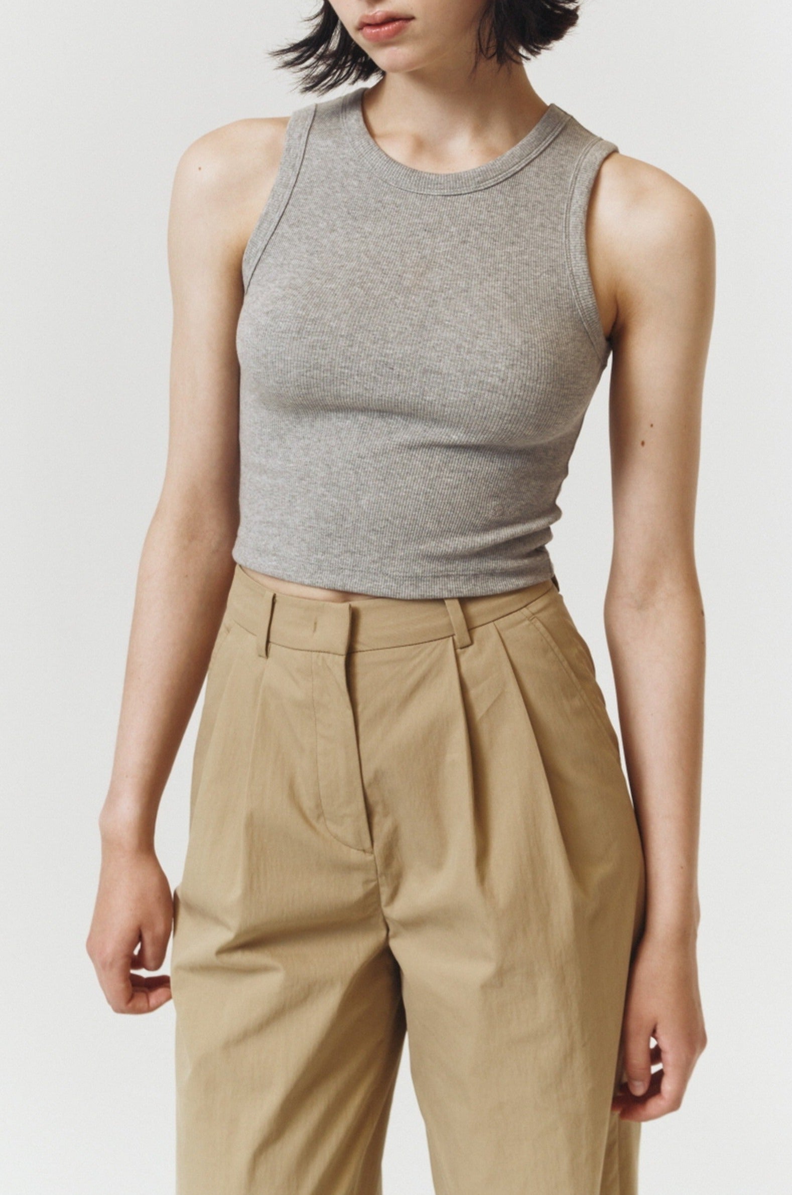 ESSENTIAL CROPPED TANK TOP
