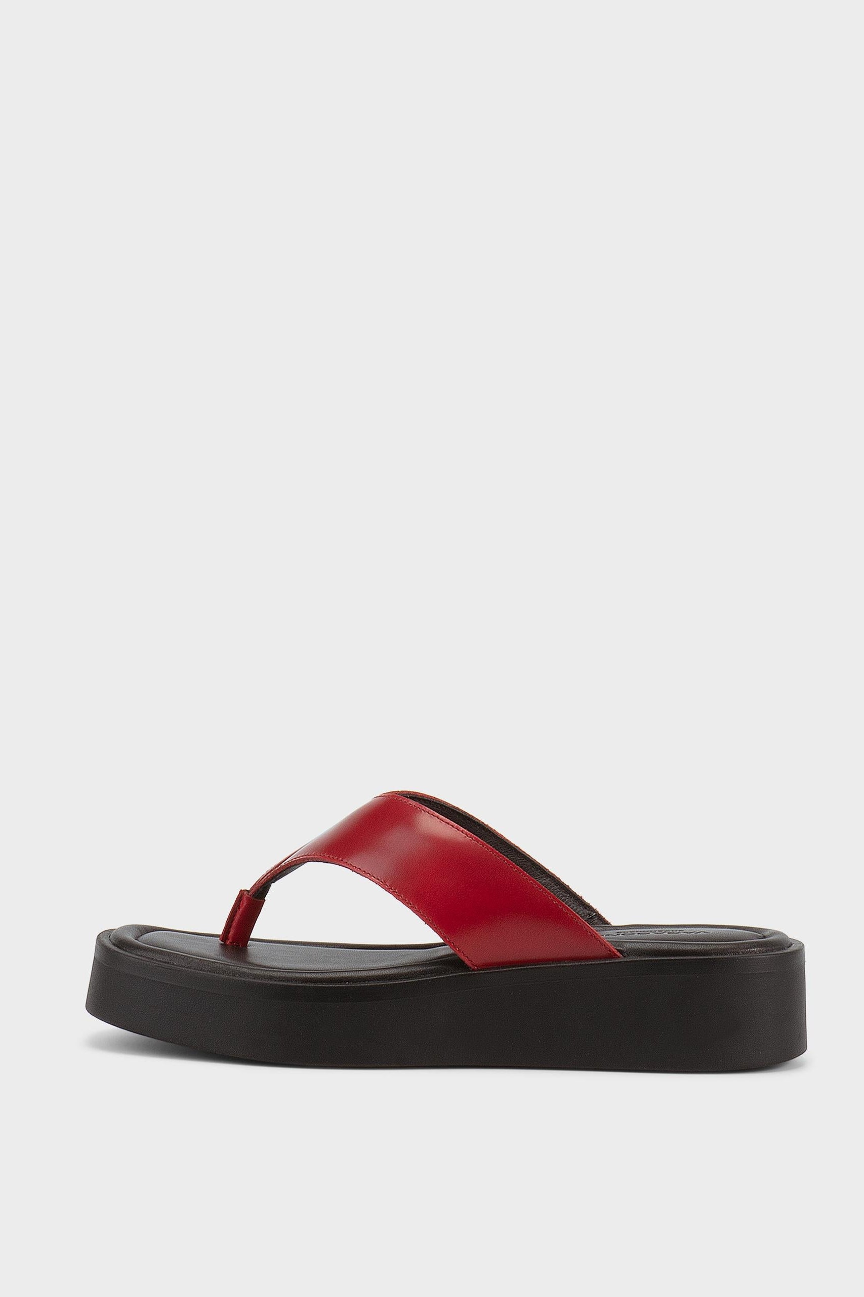 Vagabond Danya platform thong sandal black leather red strap 6104-018-47 PIPE AND ROW