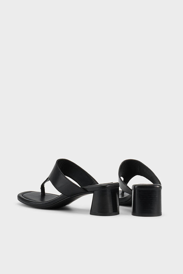 Vagabond Evie heeled thong sandal black leather. 6139-001-20 PIPE AND ROW boutique