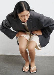 Vagabond Izzy thong sandal off white Sleek flip-flops streamlined | Pipe and Row