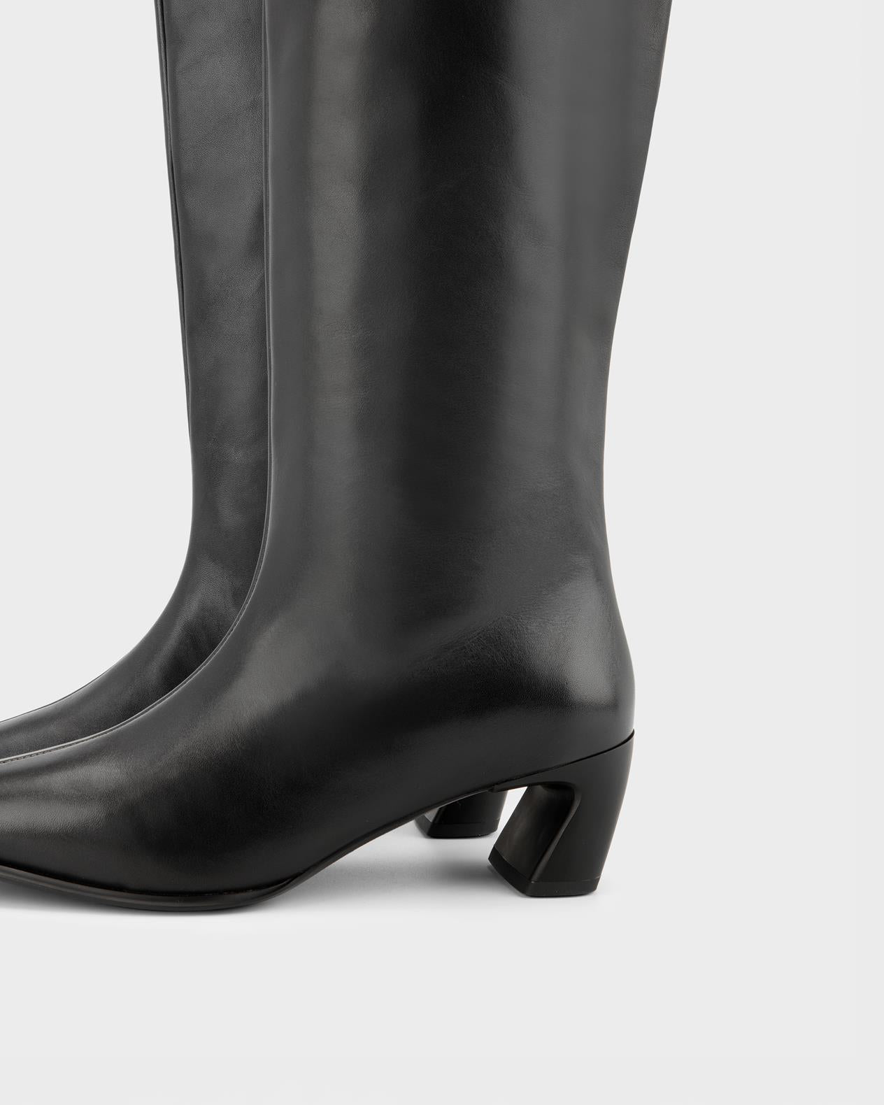 Vagabond Ilona knee high pointy toe boots black leather | PIPE AND ROW Seattle6232-201-20
