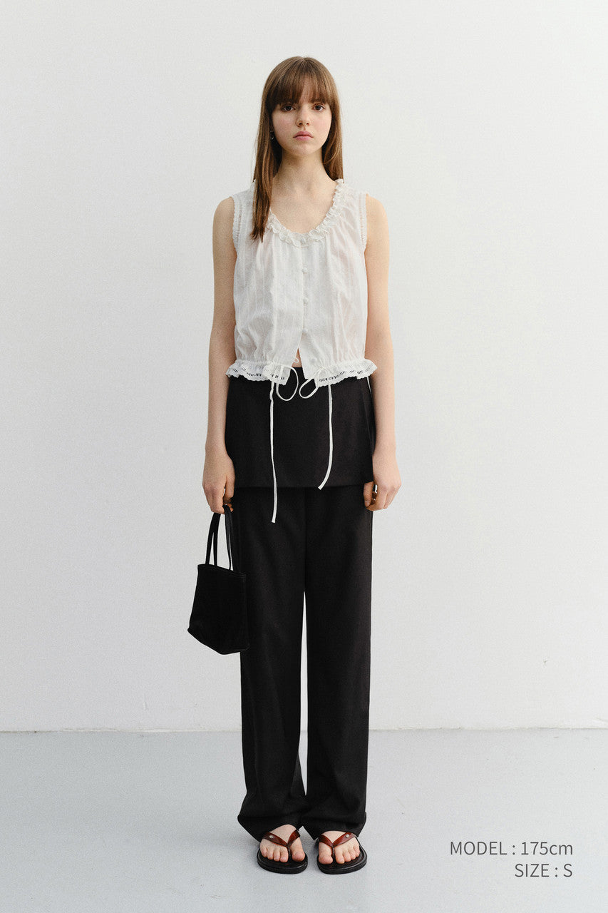 FRILLED SLEEVELESS BLOUSE