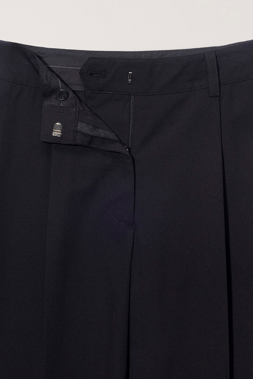 BERMUDA SHORTS