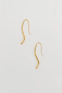 Heaven Mayhem Lenora drop sleek fluid Earrings gold | Pipe and Row
