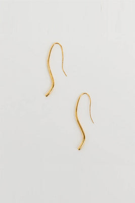 Heaven Mayhem Lenora drop sleek fluid Earrings gold | Pipe and Row