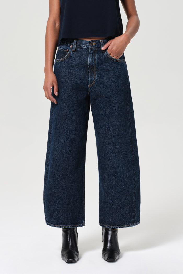 Agolde barrel Low Curve Jean Crop pendulum medium indigo | Pipe and Row